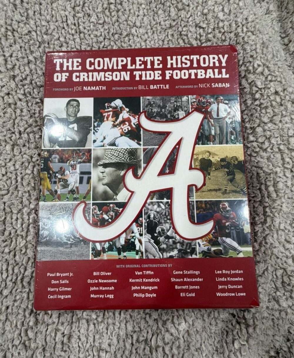 University of Alabama: The Complete History of Crimson Tide Football Book
